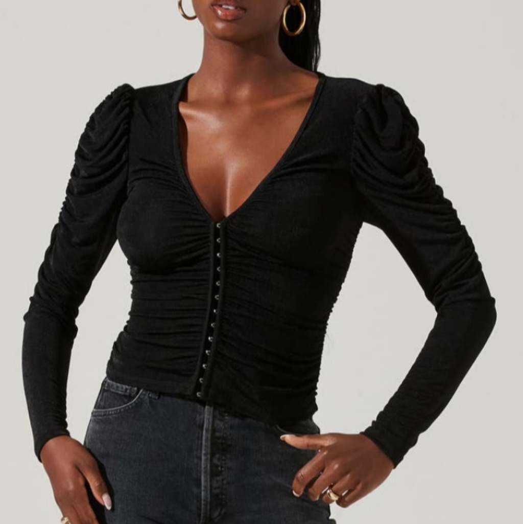 Astr The Label | Black Rushed Front Long Sleeve Top | Xs